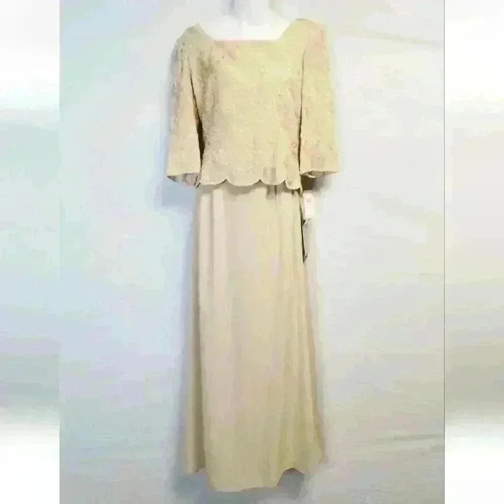 Adrianna Papell Occasions 2 Pc Set Beaded Flower Bskt skirt Beige Sz 8P $160